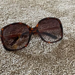 NEW- Tortoise Jackie-o Sunglasses